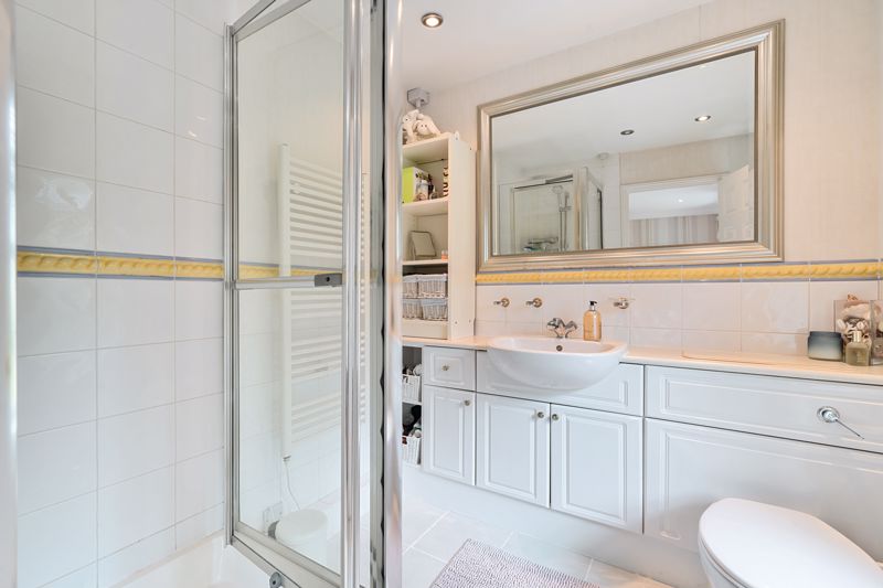 En-Suite- click for photo gallery